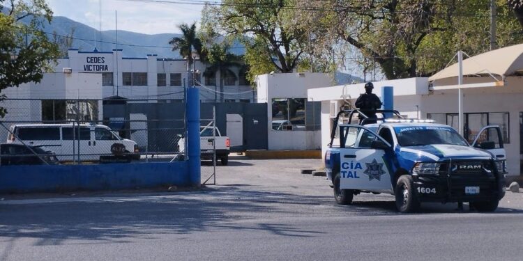 ¡FUGA!, presunto ESCAPE de REOS paraliza a Victoria