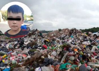 ¡Niño buscaba comida en la basura y MUERE APLASTADO por camión!