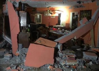 ¡Mujer casi MUERE CALCINADA al explotar su casa por fuga en Matamoros!