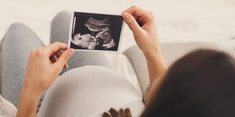 ABORTAR a fetos con SÍNDROME de DOWN ya es legal en Reino Unido