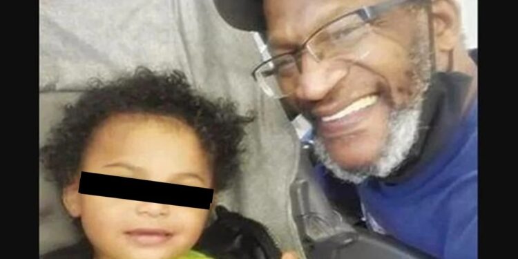 Bebito de 2 años MUERE de hambre junto al CADÁVER de su padre
