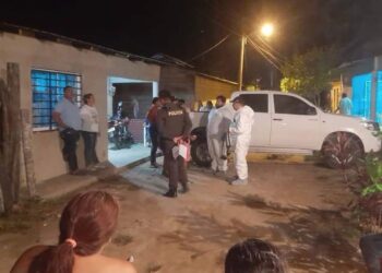 Hasta la muerte: PADRE sufre infarto y FALLECE al ver a su hijo MUERTO