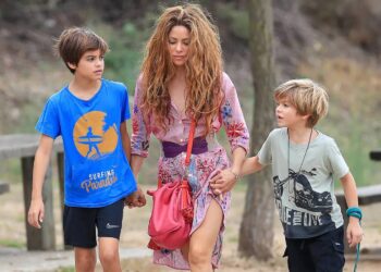 Todos quieren cuidar a los chamacos de Shakira, ¡anda en busca de niñera!