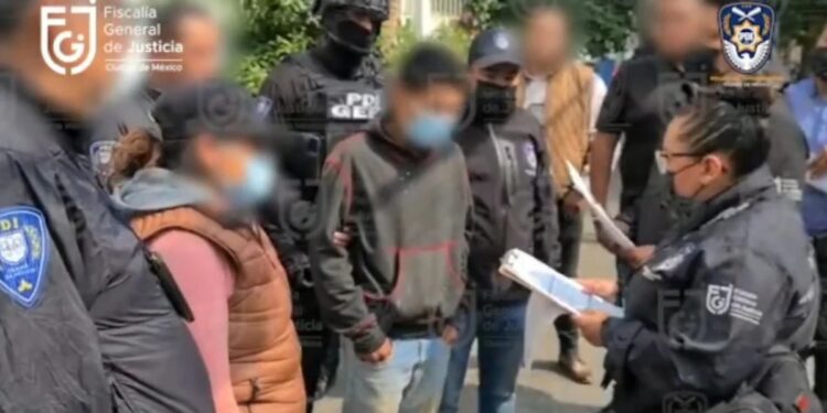 “No dejaba de molestar”: tíos MATAN a NIÑO de 8 años AZOTÁNDOLO