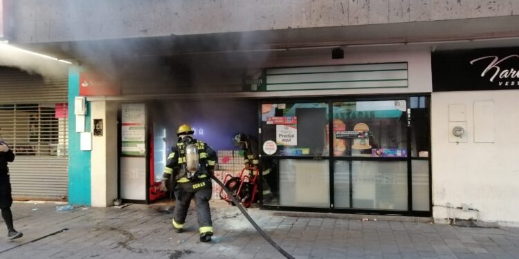 Venganza extrema: lo despiden de 7Eleven y QUEMA 2 sucursales