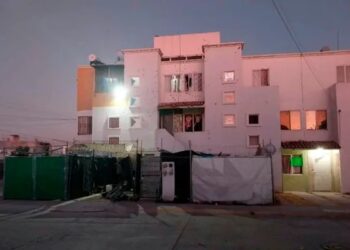 Pesadilla infernal: disparan a edificio, matan a 2 personas y degüellan a mujer