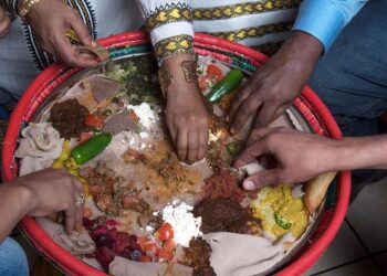 Dulce venganza: invita a cenar a VIOLADOR de su NIÑA y le QUEMA el miembro