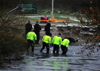 Espantoso final: 3 niños MUEREN al caer a lago CONGELADO