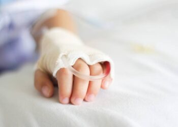 Niño de 7 años contagiado en Durango con meningitis aséptica es trasladado a EU
