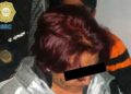 Mujer LUCHA contra 2 VIOLADORES, MATA a uno, ¡y ahora está detenida!