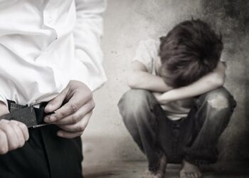 ¡Asqueroso pastor evangélico VIOLA a 6 NIÑOS de la iglesia!