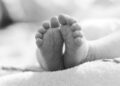 Hallan CUERPECITO de bebé en baldío; tenía 4 horas en el mundo y ¡la MATARON!
