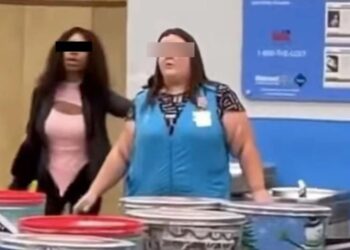 Video. Momentos de ANGUSTIA en Walmart: mujer toma rehén y es ABATIDA