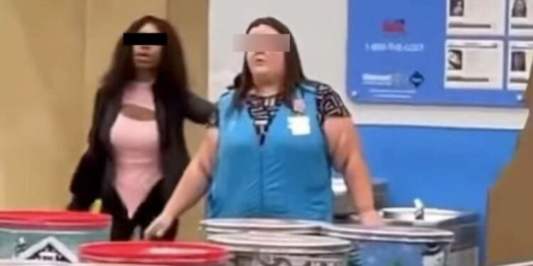 Video. Momentos de ANGUSTIA en Walmart: mujer toma rehén y es ABATIDA