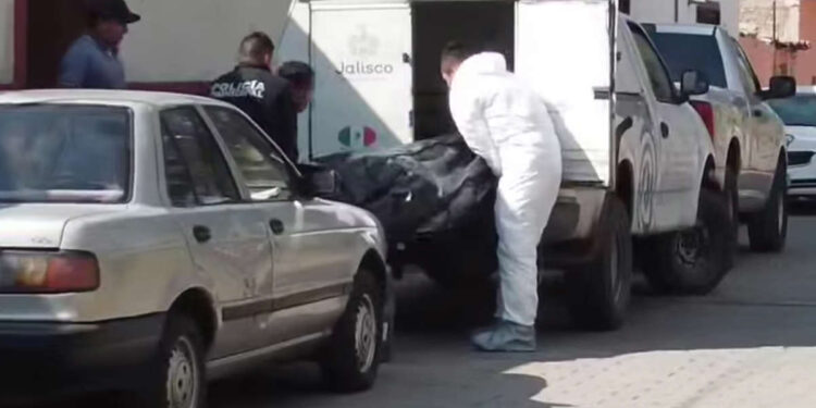 “Monstruo” MATA a su niña de 4 años, DISPARA a su hijo de 6 y luego ¡se SUICIDA!