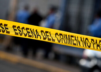 ¡Hallan CADÁVER de trailero AMARRADO a un poste en Veracruz!