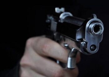 Investigan cruel asesinato: MATAN a mujer, hieren a hombre y a NIÑO en CDMX