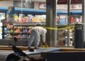 Asaltantes ASESINAN a cajera de Oxxo; estaba escondida en el baño