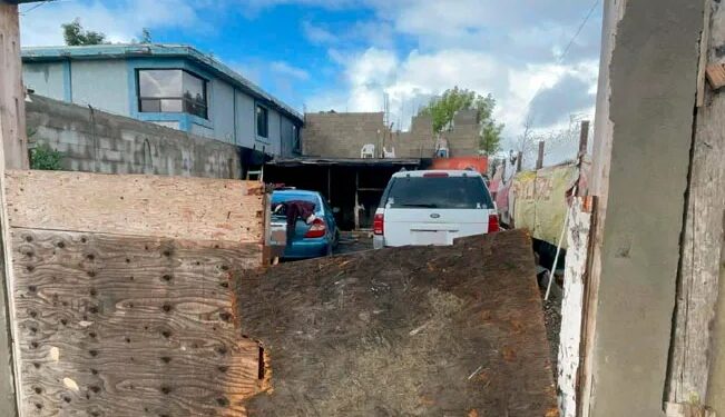 Juego de pirotecnia sale mal: incendian la casa del vecino y muere un niño