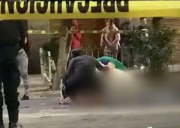 Acribillan a 2 “chamacos” en CDMX; ¡les propinaron 17 balazos!