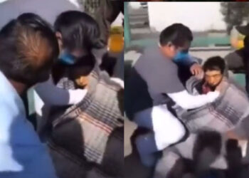 ¡AGONIZA y MUERE afuera de hospital tras ser dado de alta!