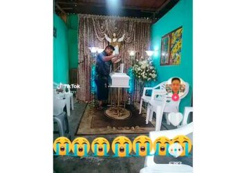 Video: Con el corazón roto, papá canta “Bartolito” a su niño muerto