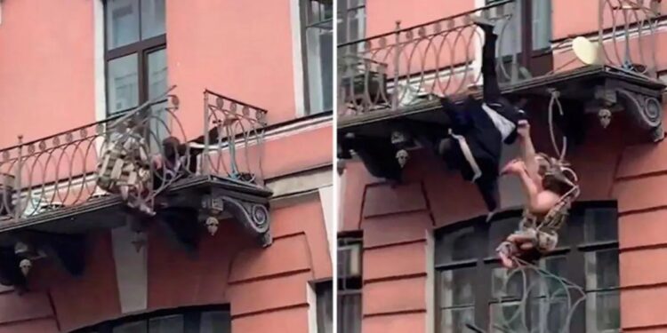 Video: Parejita de “calenturientos” CAE de balcón tras APASIONADO encuentro