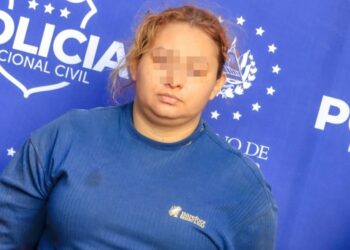 Siniestro: despiadada ASESINA a su NIÑA porque no quería comer y HUYE