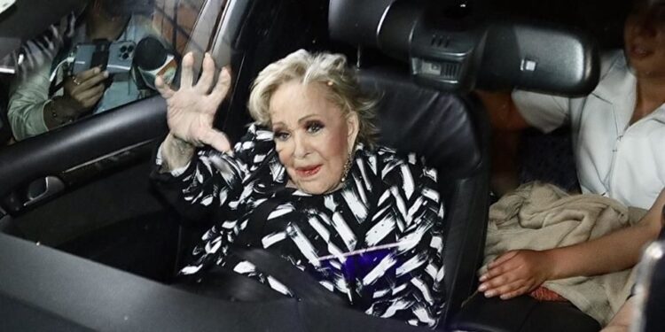 Fans exigen a la familia de Silvia Pinal que ya no la expongan: «luce irreconocible»