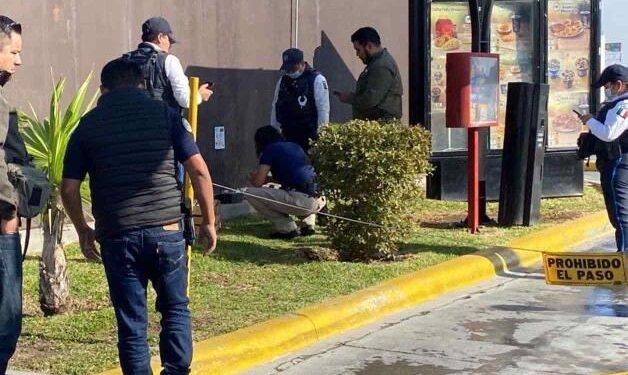 ¡Escalofriante!, abandonan caja con FETO humano en McDonald’s de Reynosa