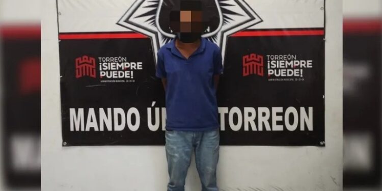 Endemoniado sujeto amenaza a su “jefecita” con rebanarle el cuello