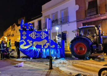 Desgracia en Día de Reyes: tractor arrolla a 6 personas y MUERE una