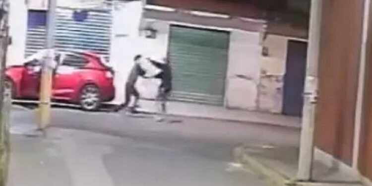 Video: asaltantes MATAN sin piedad a joven con “plomazo” en la cabeza