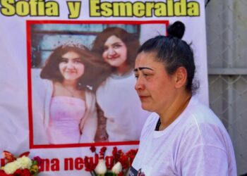 Reconocen como víctima a mamá de chicas que murieron al caer a coladera