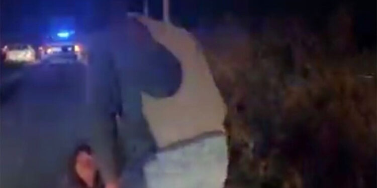 Sobreviviente: hallan a joven semidesnuda en carretera, escapó de su violador