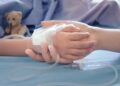 Niña va al médico por infección en el oído, le diagnostican LEUCEMIA y MUERE