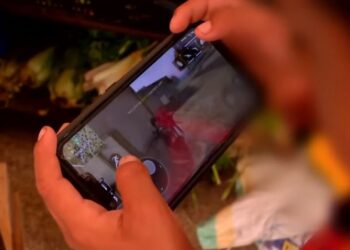 NIÑO de 10 años se AHORCA de su litera porque perdió juego de Free Fire