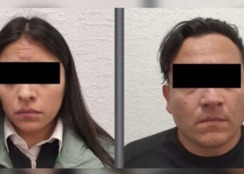 ¡ASFIXIA y entierra a sus PAPÁS en el jardín con ayuda de su pareja en Edoméx!