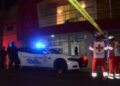Tras intentar AHORCAR A su mamá, se lanza de 8º piso y MUERE