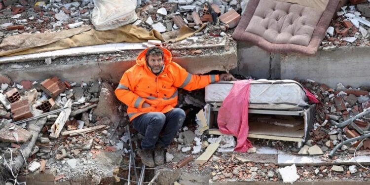 ¡Lloran Turquía y Siria a más de 11 mil MUERTOS tras terremoto!