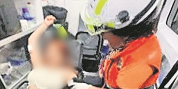 ¿Otra vez?: detonan pistola en riña y bala perdida hiere a jovencita en CDMX