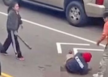 Golpean con un bate y apuñalan a hombre, ¡por un lugar de estacionamiento!