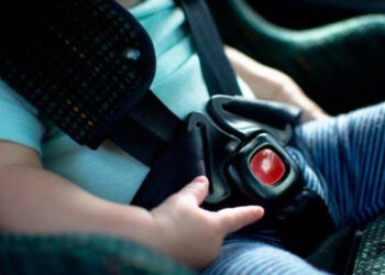 BEBÉ muere dentro de automóvil; su PADRE lo olvidó dentro