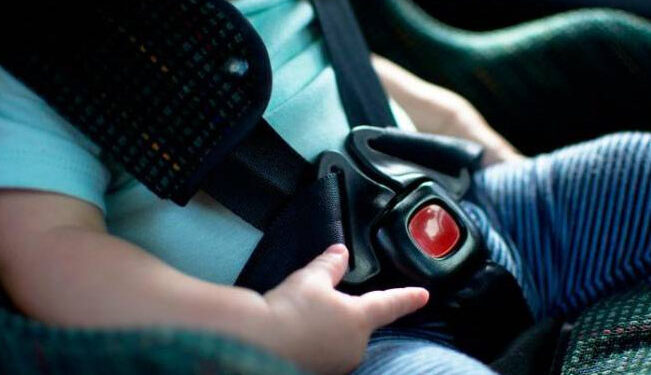 BEBÉ muere dentro de automóvil; su PADRE lo olvidó dentro