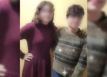 Muerte separa a GEMELITAS: tras bullying se “tiran” al vacío, pero una sobrevive