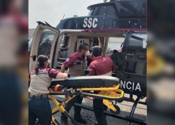 Jovencito se TRITURA el brazo al manipular MOLINO de carne