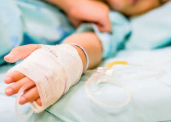 Por dolor de cabeza, niña va al hospital, le diagnostican leucemia y muere