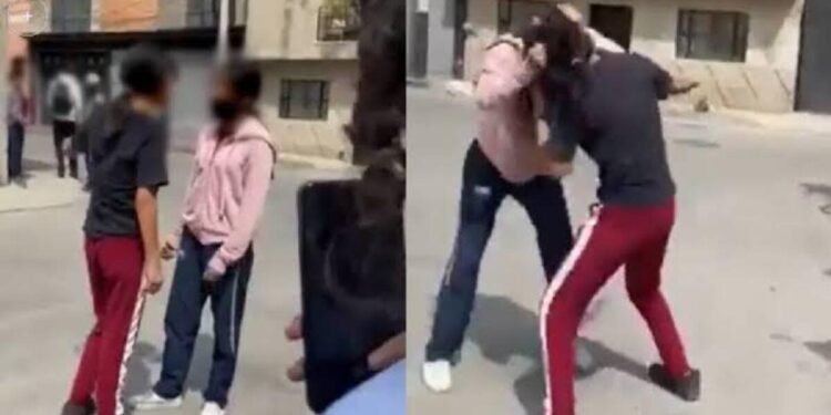 Video. ¡Terrible!, madres alientan a dos NIÑAS a pelearse a GOLPES