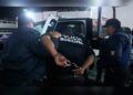 Oficiales detienen a JOVEN por no llevar casco y la VIOLAN “para no multarla”