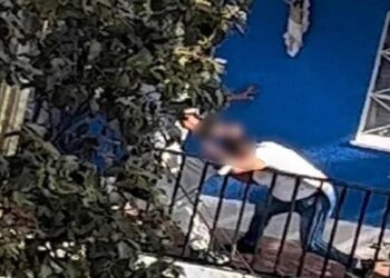 Video. «¡Ayúdenme, me va a matar!»: mujer suplica ayuda mientras su pareja la golpea